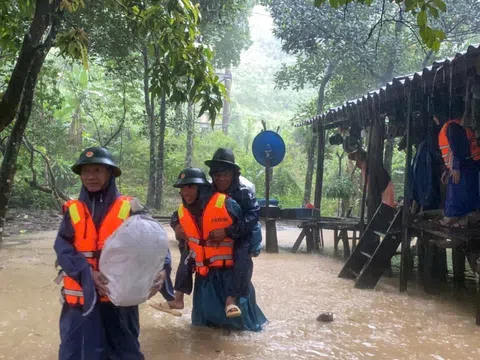 Quảng Bình di dời nhiều hộ dân trong lũ