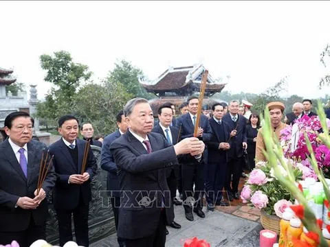 Tổng Bí thư Tô Lâm dâng hương tưởng niệm Chủ tịch Hồ Chí Minh tại Nghệ An ​