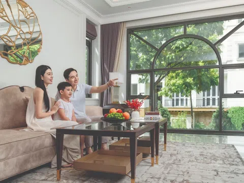 Mùa mưa bão đến gần, chọn cửa gì để an toàn, chống thấm nước hiệu quả?