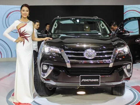 Toyota Fortuner 2023 lộ diện, đổi tên gọi, tăng giá bán, tham vọng cạnh tranh trực diện với Hyundai Santa Fe, Honda CR-V