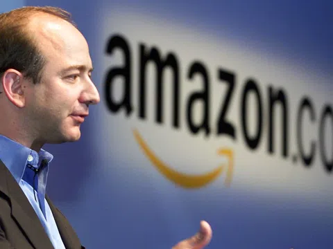 Bí quyết từ nhà sáng lập Costco đã từng giúp Jeff Bezos cứu Amazon khỏi bờ vực phá sản như thế nào?