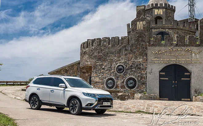 Đánh giá xe Mitsubishi Outlander 2.4 CVT Premium 2020: Có gì để yêu?