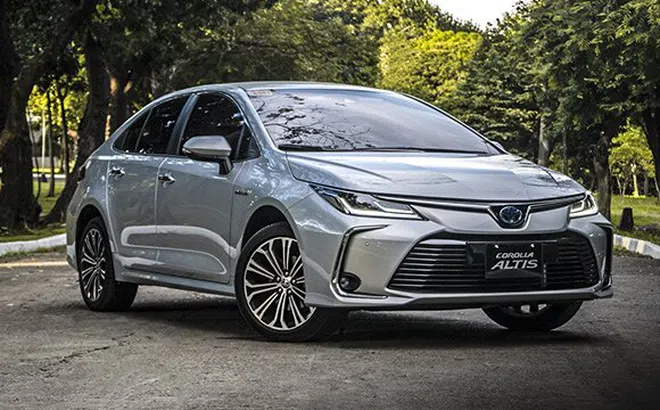 Đánh giá xe Toyota Corolla Altis 2021: Trẻ trung, hấp dẫn hơn