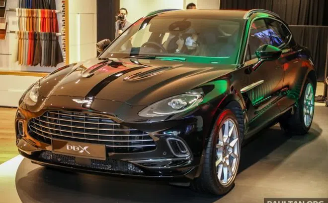 Aston Martin DBX chào giá 4,6 tỷ đồng, sắp về Việt Nam