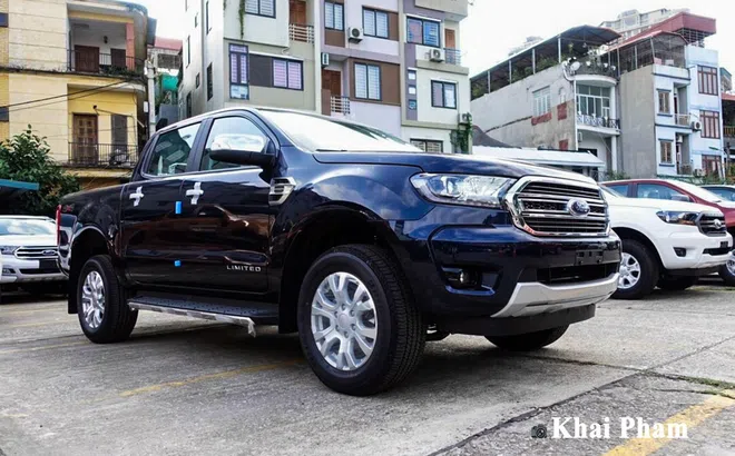 Ford Ranger Limited tại Việt Nam có "bộ mặt" mới, giá không đổi
