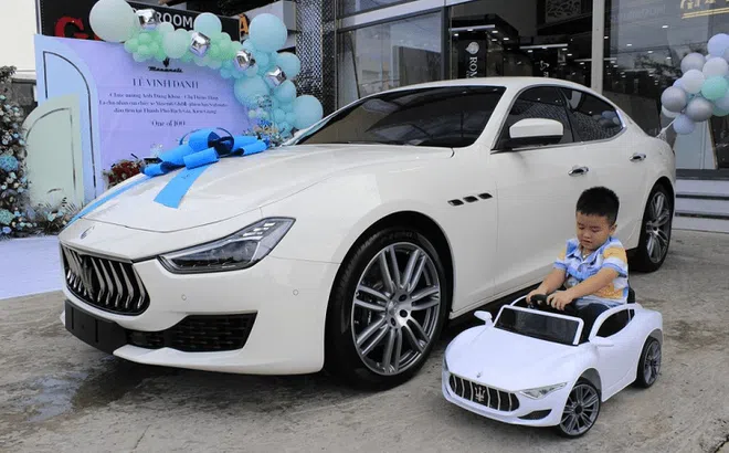 Soi chiếc Maserati Ghibli Scatenato "hàng hiếm" mới tậu của đại gia miền Tây