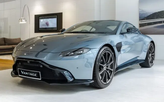 Aston Martin Vantage Dark Knight Edition ra mắt