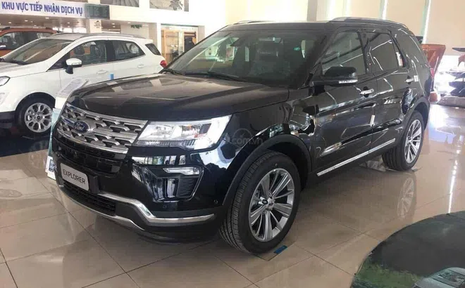 Phát hiện thêm sổ bảo hành xe Ford Explorer sử dụng bản đồ thiếu Hoàng Sa, Trường Sa
