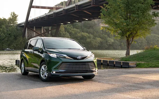 Đánh giá xe Toyota Sienna 2021 trước ngày về Việt Nam: Mang hình bóng Lexus