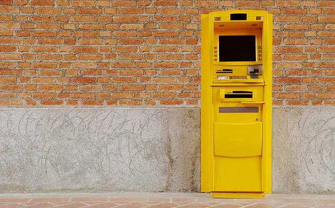 Số lượng ATM thế giới lần đầu sụt giảm