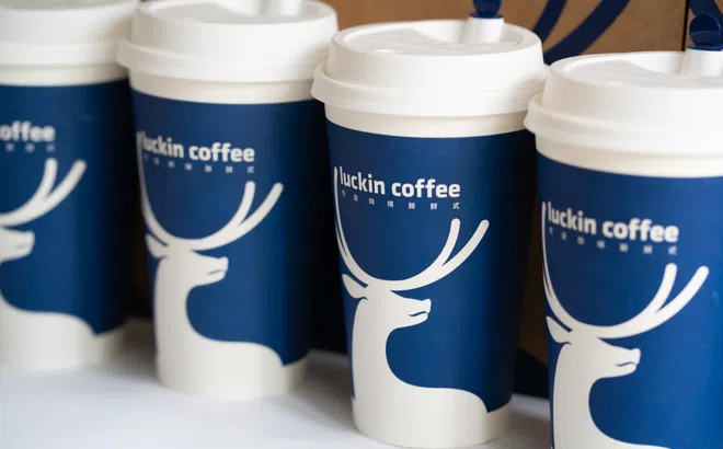 Startup cà phê Trung Quốc tung hàng triệu USD vượt mặt Starbucks