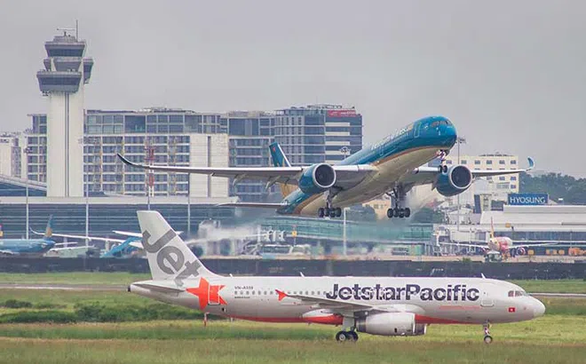 Nhộn nhịp đường bay quốc tế mới