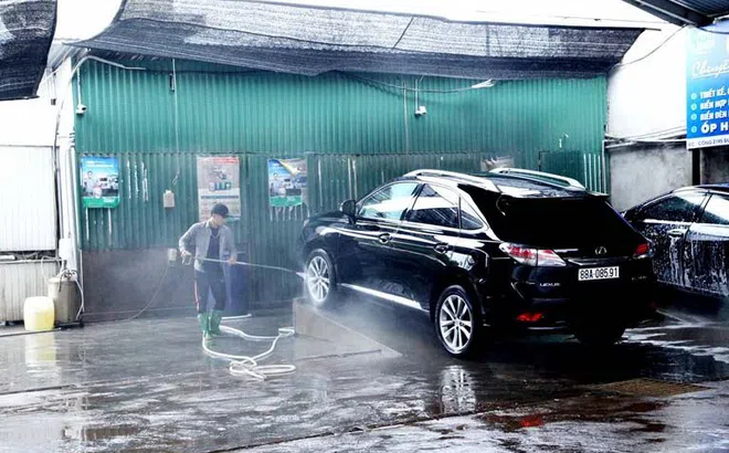 Giá rửa xe dịp gần Tết tăng chóng mặt