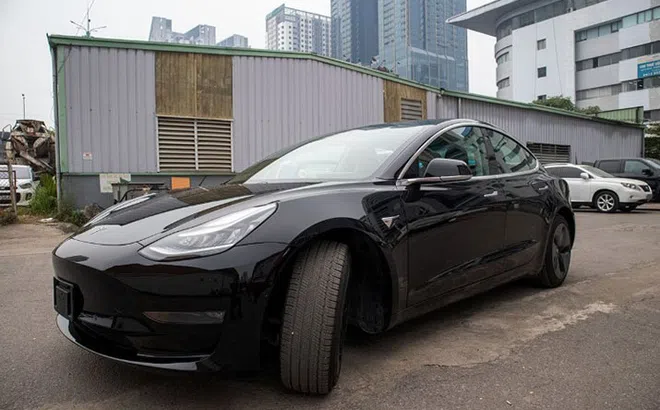 Ngắm xe hơi thuần điện Tesla Model 3 tại Việt Nam, nhiều chi tiết thú vị