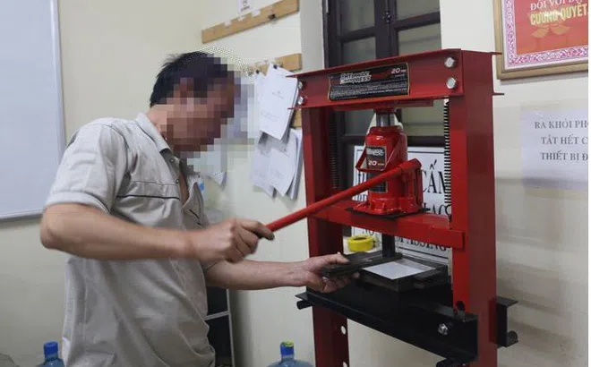 Sản xuất - sử dụng biển số xe giả bị xử phạt như thế nào?