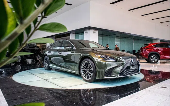 Lexus LS500h 2020 bản giới hạn đầu tiên tại Hà Nội