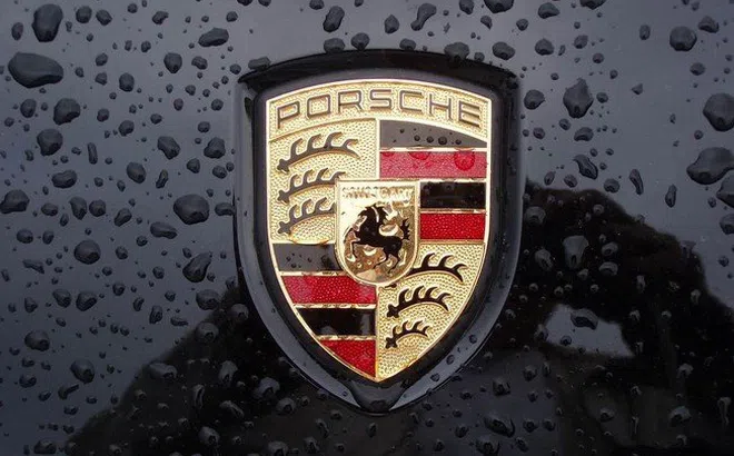 Quá trình hình thành và ý nghĩa logo xe Porsche