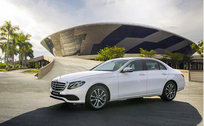 Mercedes-Benz E 200 Exclusive 2020 giá 2,29 tỷ ra mắt Việt Nam thay thế bản Sport