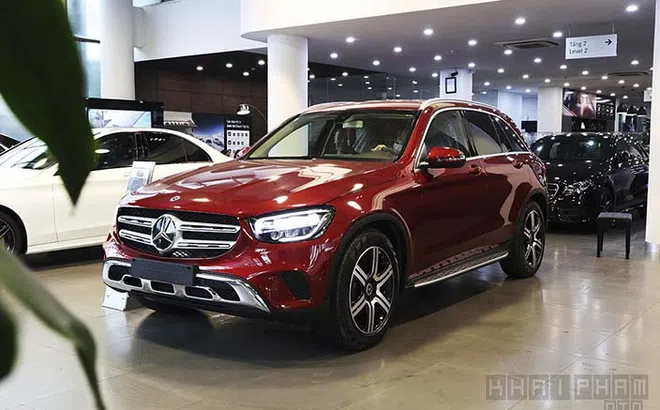 Cận cảnh xe Mercedes-Benz GLC 200 và GLC 200 4Matic 2020 vừa về đại lý