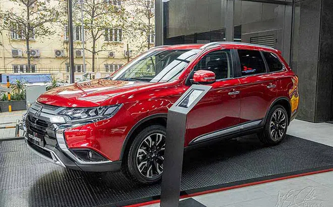 Giá lăn bánh Mitsubishi Outlander 2020 mới nhất tại Việt Nam
