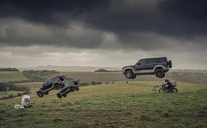 LandRover Defender 110 gây phấn khích trong bộ phim bon tấn của tài tử James Bond