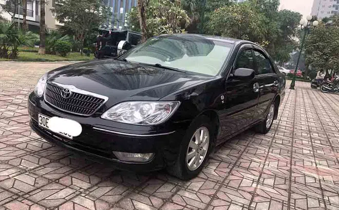 Toyota Camry cũ được rao bán với giá rẻ hơn cả Kia Morning