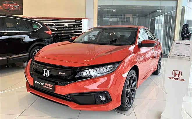 Đẩy hàng tồn, Honda Civic giảm giá mạnh tại đại lý