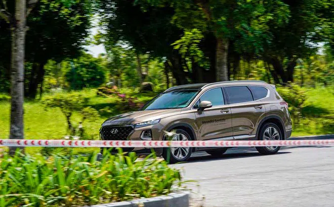 Giá xe Hyundai SantaFe 2020 "bốc hơi" 50 triệu tại đại lý