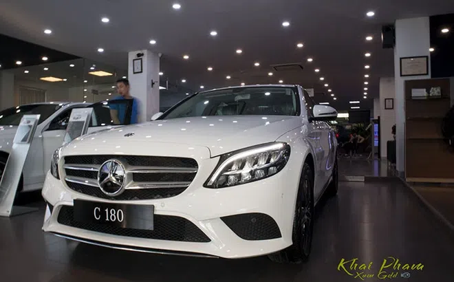 Chi tiết xe Mercedes-Benz C 180 2020 mới ra mắt Việt Nam, đối thủ nặng ký của Toyota Camry