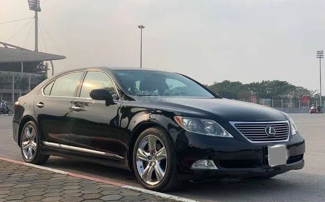 Xe hạng sang Lexus LS 460L đời 2009 rao bán 1,15 tỷ đồng, tương đương Toyota Camry mới