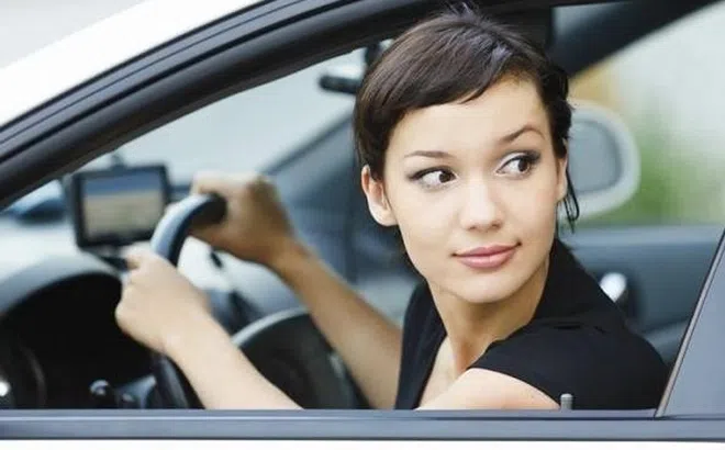 Cách lấy lái khi lùi xe chính xác và an toàn