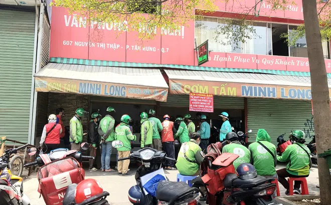 Nhà hàng gặp khó ngay cả khi chuyển sang kinh doanh online