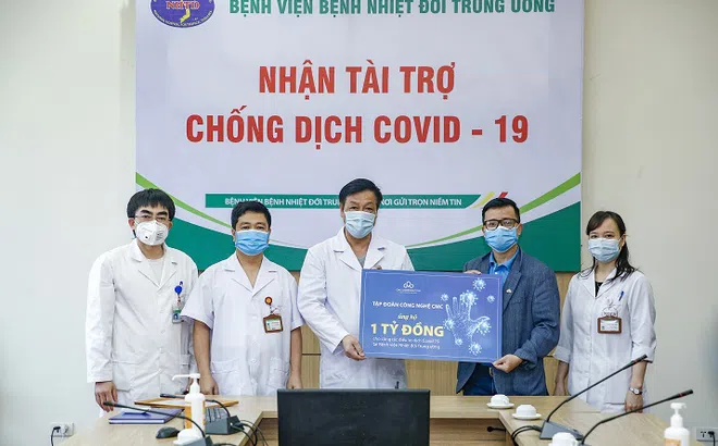 Tập đoàn Công nghệ CMC ủng hộ ba tỉ đồng cho ba bệnh viện điều trị COVID-19