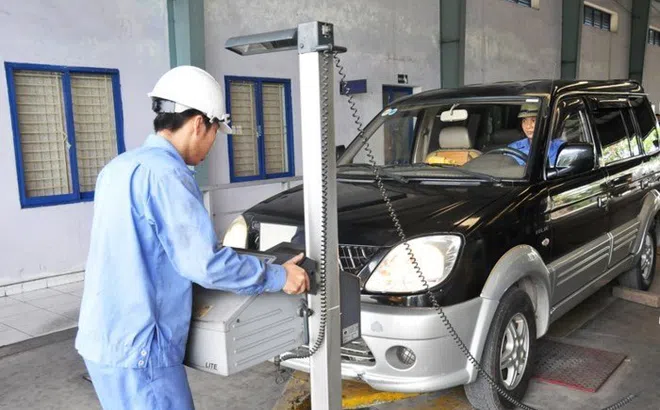 Mang ô tô quá hạn đăng kiểm đến trung tâm đăng kiểm có bị phạt?
