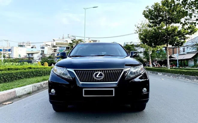 Lexus RX 350 đi 10 năm bán lại gần 1,2 tỷ - ngang Hyundai Santa Fe mới