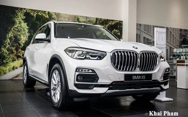 Cận cảnh xe BMW X5 xDrive 40i xLine 2020 tại đại lý, phiên bản rẻ nhất có gì?