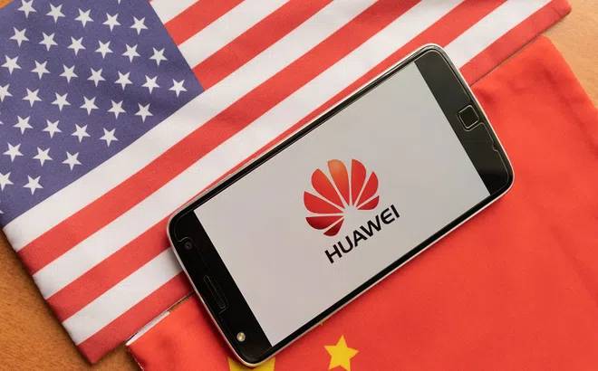 Huawei đương đầu lệnh cấm mới từ Mỹ