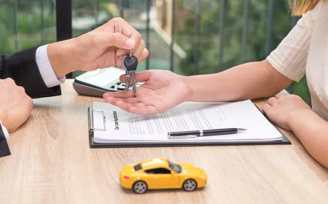 Thủ tục và hợp đồng mua bán xe ô tô giữa công ty và cá nhân mới nhất hiện nay