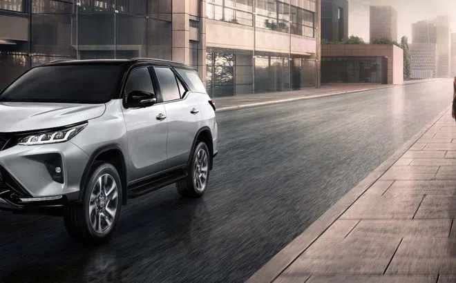 Ảnh chi tiết Toyota Fortuner Legender 2021 hoàn toàn mới vừa mở bán tại Thái Lan