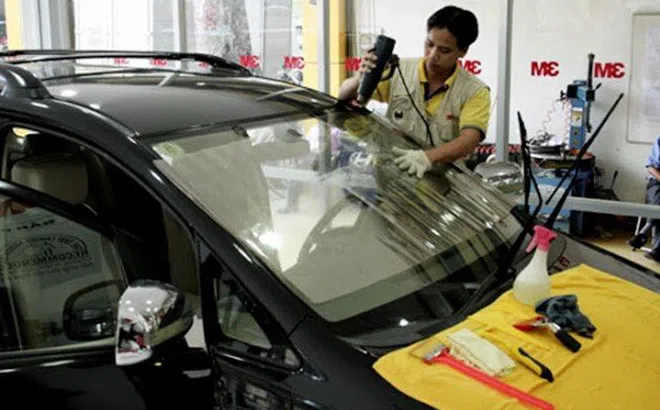 "Ma trận" phụ kiện chống nóng ô tô: Càng rẻ càng... đau