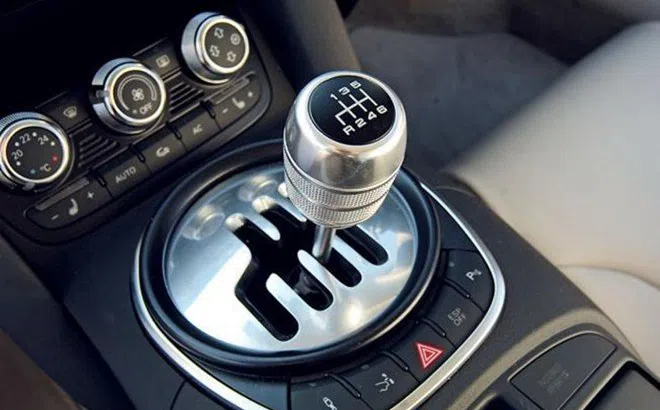 Tại sao nhiều tài xế chạy dịch vụ lại lựa chọn xe số sàn?