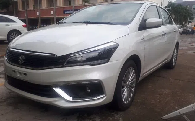 Suzuki Ciaz mới bất ngờ có mặt tại Việt Nam, đã có giá đại lý