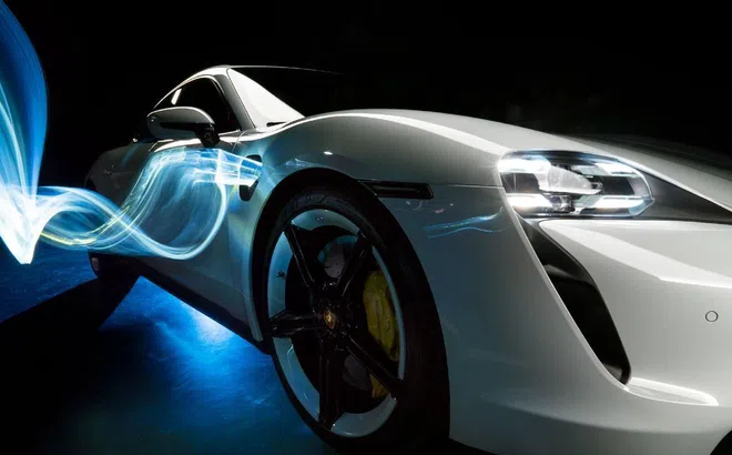 Porsche Taycan được công nhận là xe tân tiến tối thượng toàn cầu