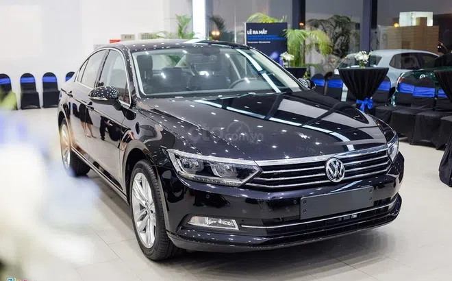 Volkswagen Passat ưu đãi khủng 177 triệu trong tháng 8