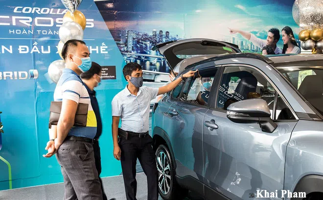 Toyota Corolla Cross 2020 về đại lý, khách hàng trải nghiệm nói gì?