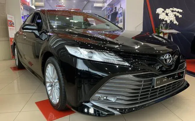 Phân khúc sedan hạng D tháng 7/2020: Toyota phản đòn, VinFast tụt hạng