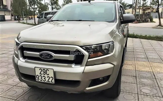 Xe bán tải hạ tải "lách luật" vào phố, vẫn bị xử phạt