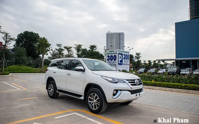 Toyota Fortuner 2020 dự kiến sẽ ra mắt vào giữa tháng 9, bản hiện hành giảm tới hơn 150 triệu tại đại lý