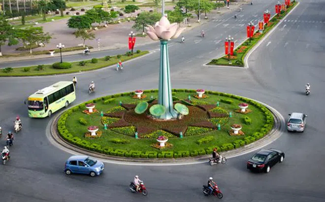 Có phải bật xi-nhan khi đi vào vòng xuyến?