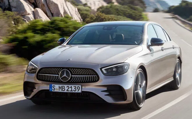 Mercedes-Benz E-Class 2021 cập nhật mới chào giá 1,26 tỷ đồng
